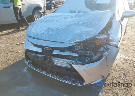 2022 Toyota Corolla Le z USA, uszkodzony, nr VIN JTDEPMAE0NJ223434